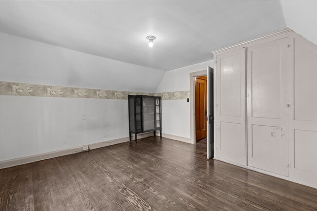 Building Photo - 2260 5th Ave