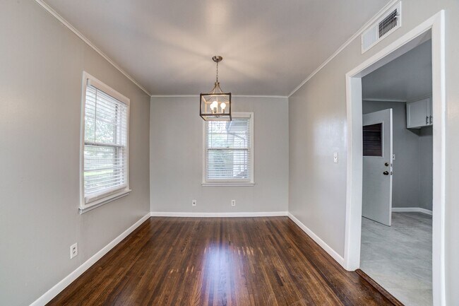 Building Photo - 3 Bed | 1 Bath | Tulsa