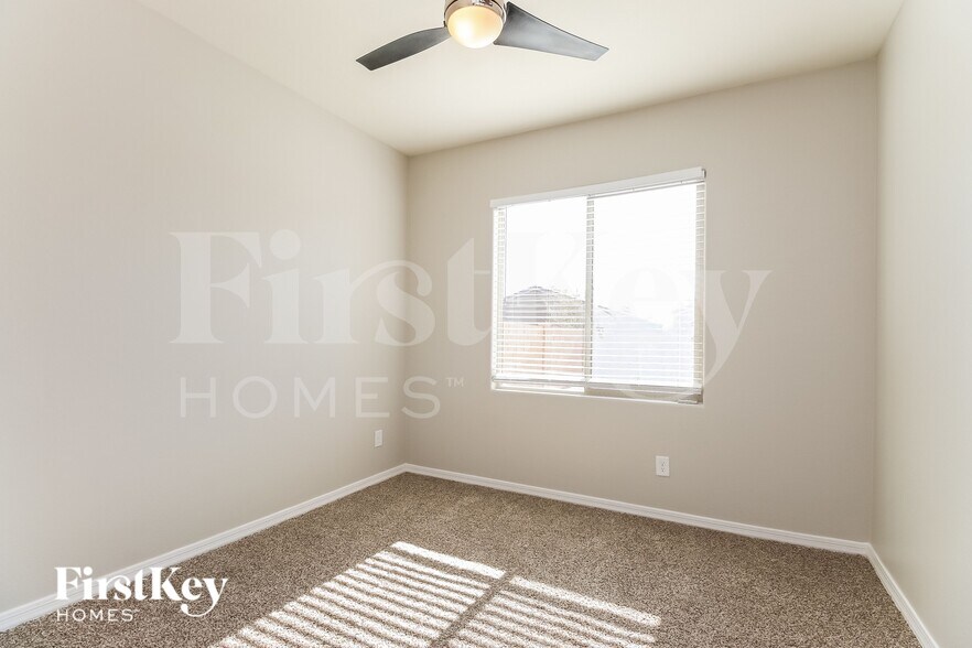 Building Photo - 38137 La Paz St