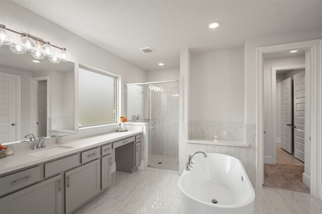 Building Photo - 21215 Central Vly Ln