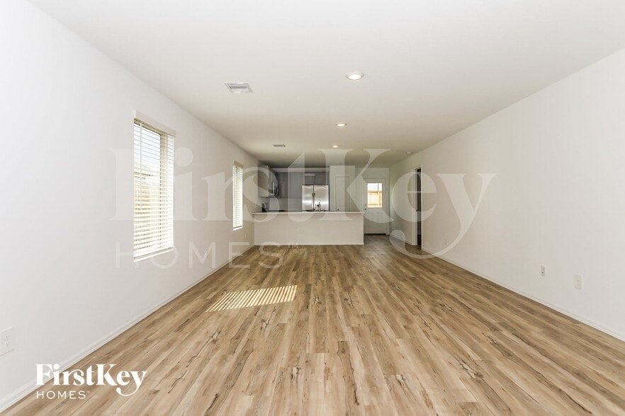 Building Photo - 399 Jewett Meadow Dr