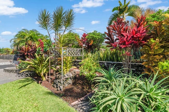 Building Photo - Beautiful Home in Gated Community