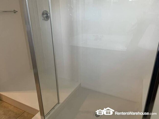 Building Photo - North Phoenix Beauty 4bed + den 3bath clos...