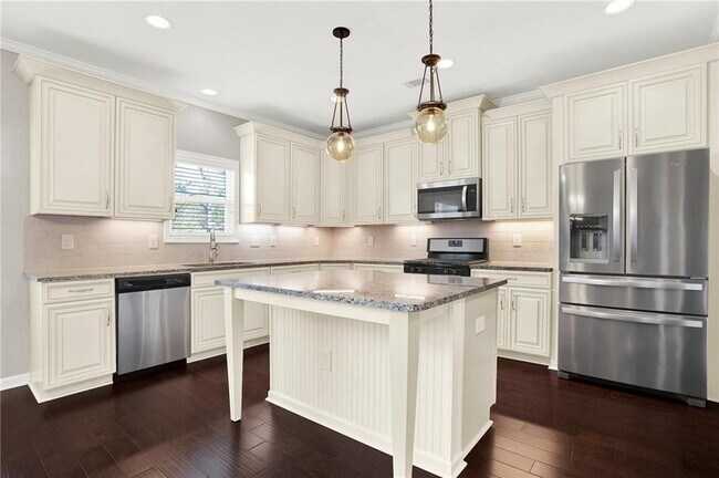 Building Photo - 309 Trappers Bluff