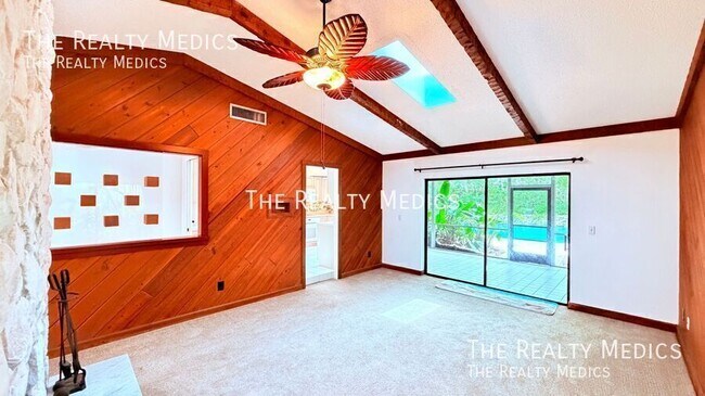 Building Photo - 909 Gazell Trail