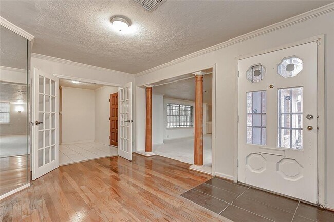 Building Photo - 6831 Reed Rd