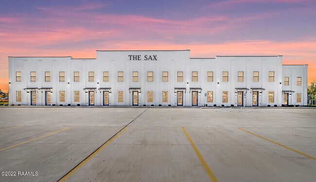 Primary Photo - 711 E Main St