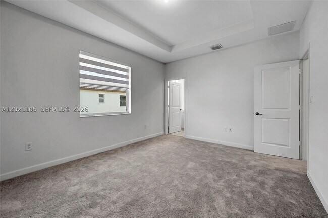 Building Photo - 2854 SE 25th Ave