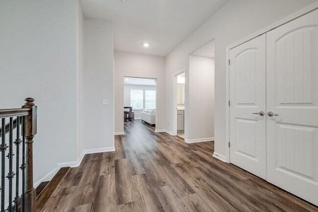 Building Photo - 42 Brookhaven Dr
