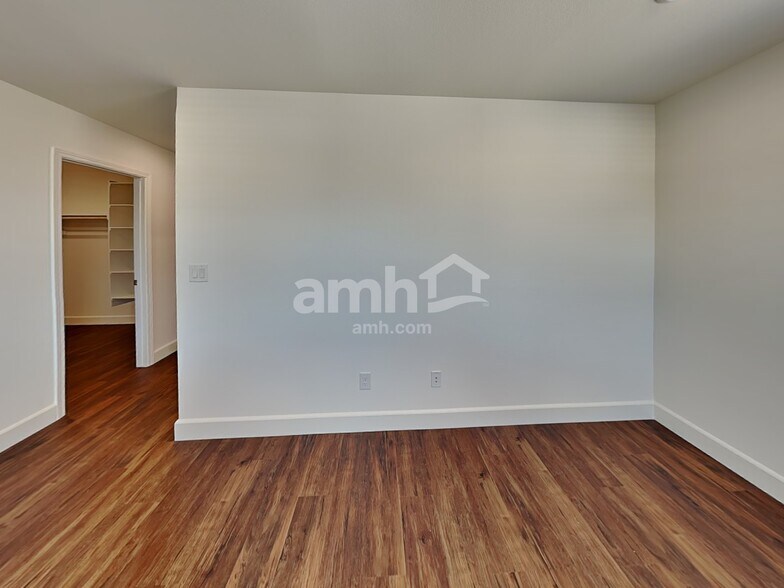 Building Photo - 100 Island Plumeria Ln