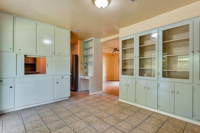 Building Photo - 1703 Rockbridge Terrace