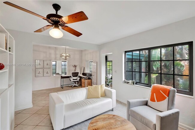 Building Photo - 1224 NE 182nd St