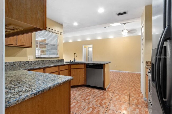 Building Photo - 1465 Eden Dr