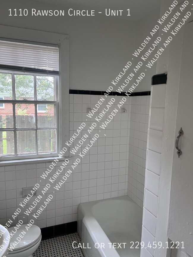 Building Photo - 1110 Rawson Cir