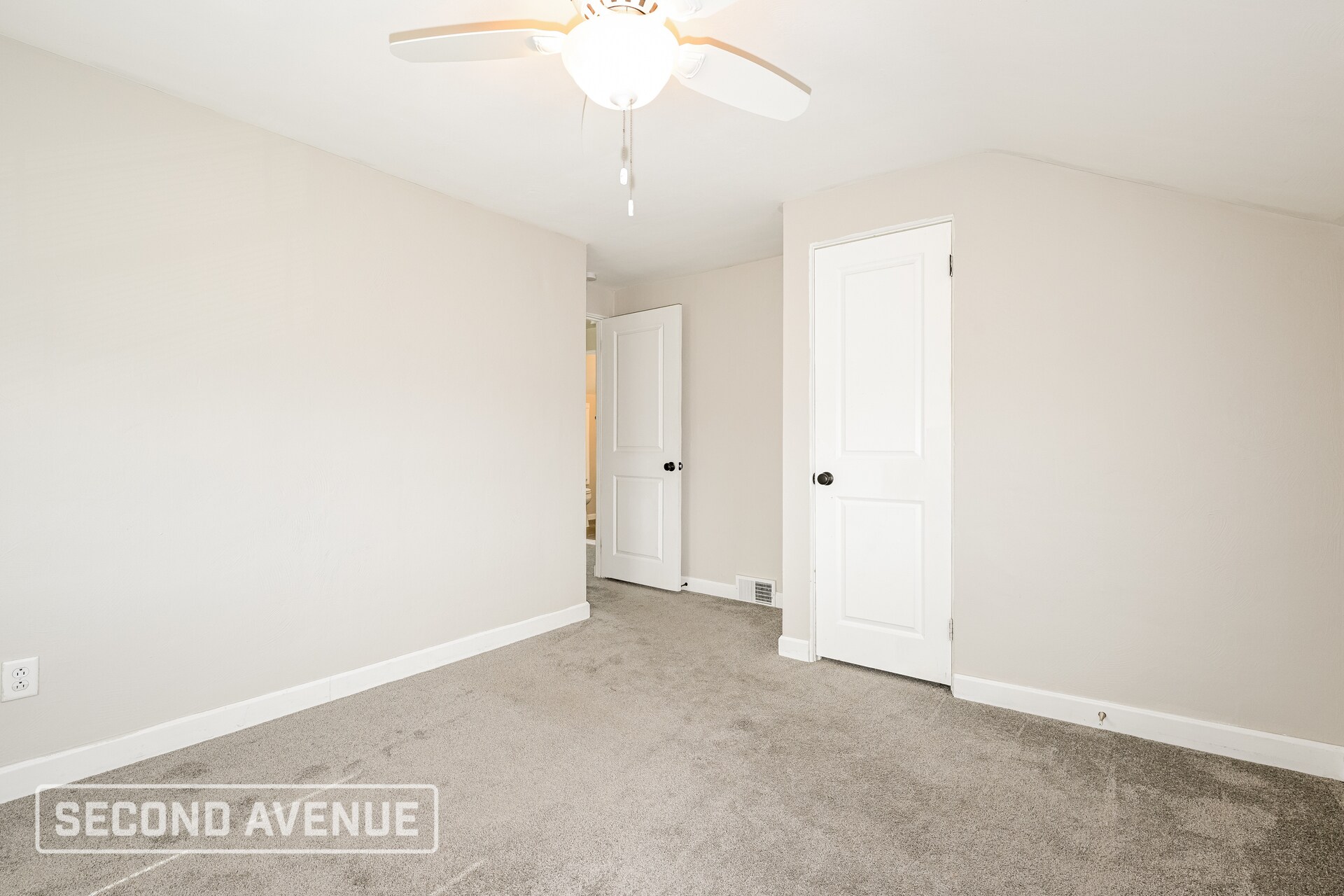 Building Photo - 1254 Edgewood Dr