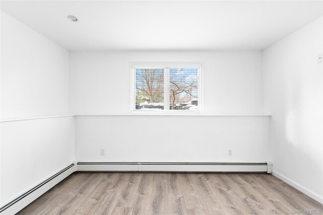 Building Photo - 13 Country Greens Dr