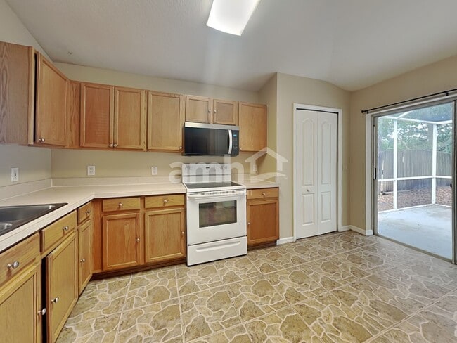 Building Photo - 8467 Quarter Horse Dr