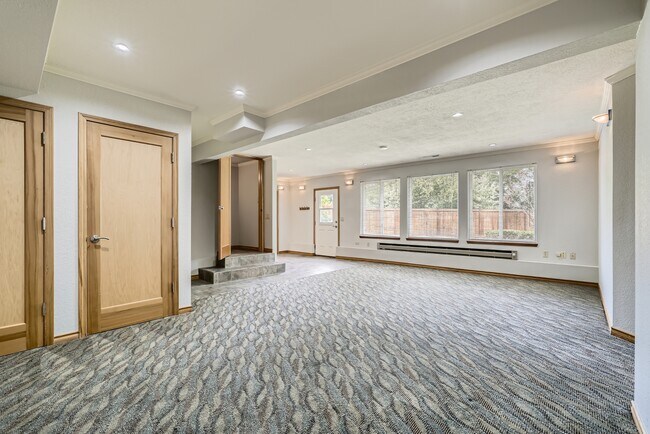 Building Photo - 14935 73rd Ave NE