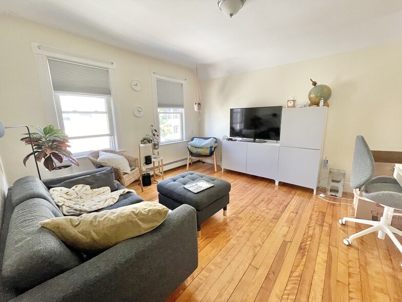 Primary Photo - 25 Haskell St