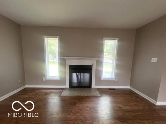 Building Photo - 945 Fox Hill Dr