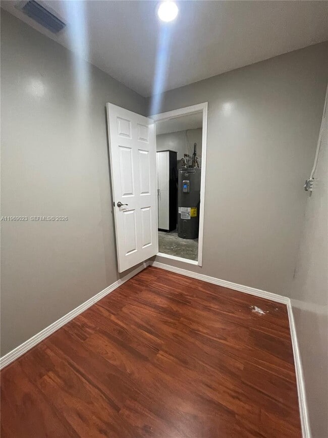 Building Photo - 4960 SW 119th Ave