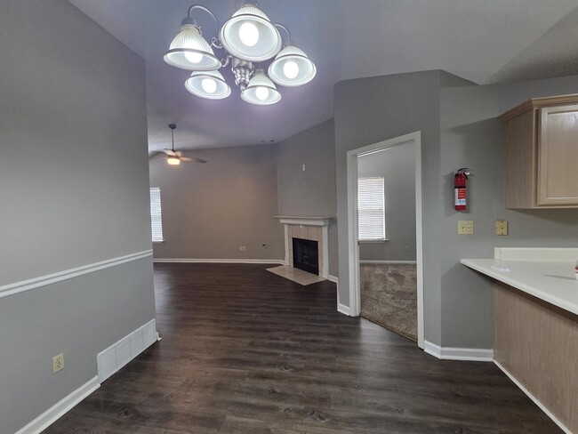 Building Photo - 7733 Shadowland Dr