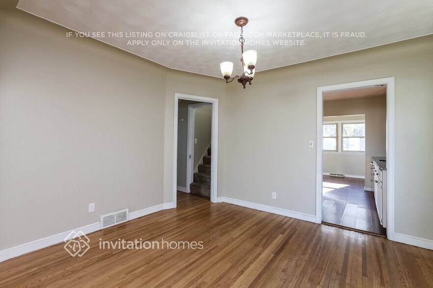 Building Photo - 1040 Geranium Ave E