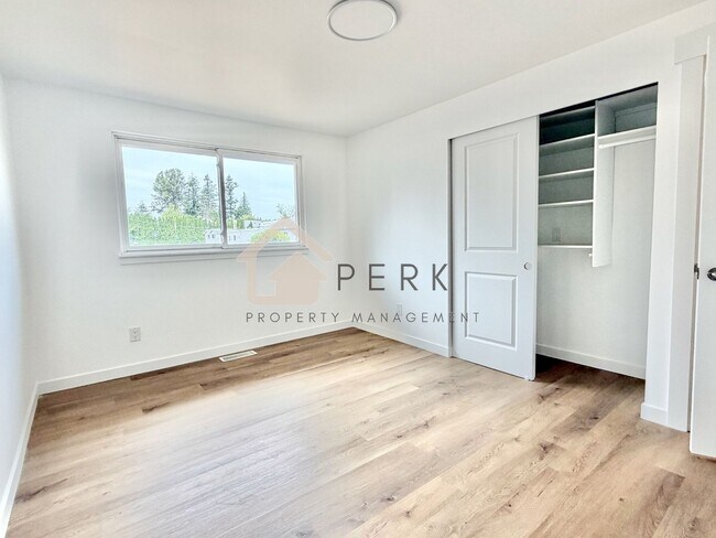 Building Photo - 3605 NE 10th Ct