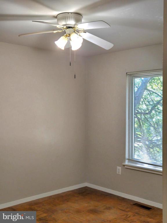 Building Photo - 1808 Ivy Oak Square