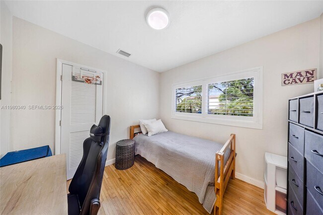 Building Photo - 172 Bentley Dr