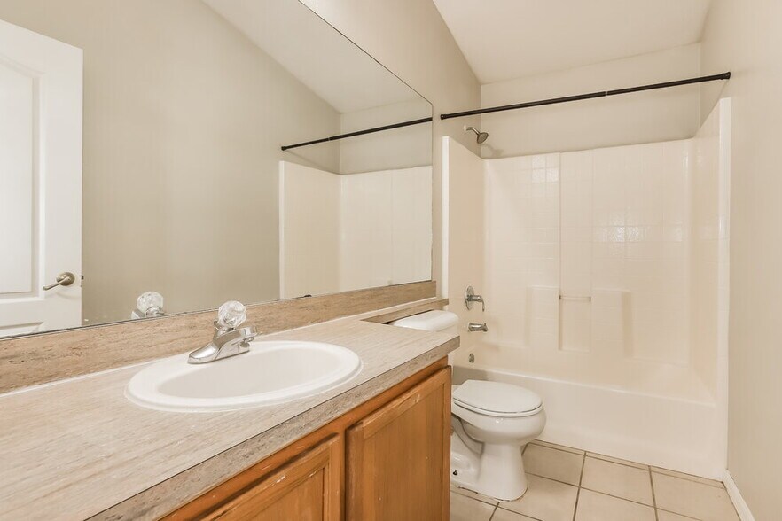 Building Photo - 12722 Adventure Dr