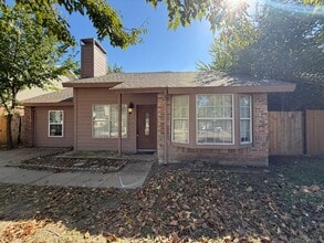 Building Photo - 3 bedroom 2 bathroom house in 76137