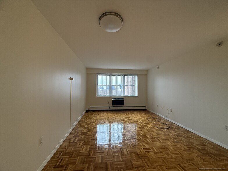 Building Photo - 219 Freeman St