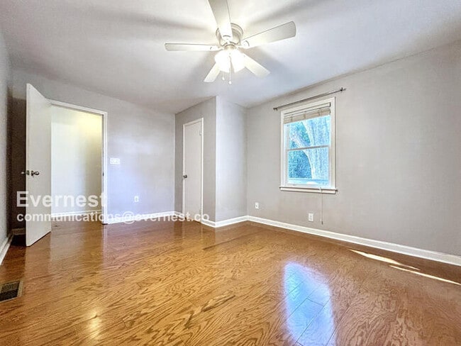 Building Photo - 1807 Dresden Dr NE
