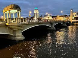 Building Photo - 438 Lakeshore Ct