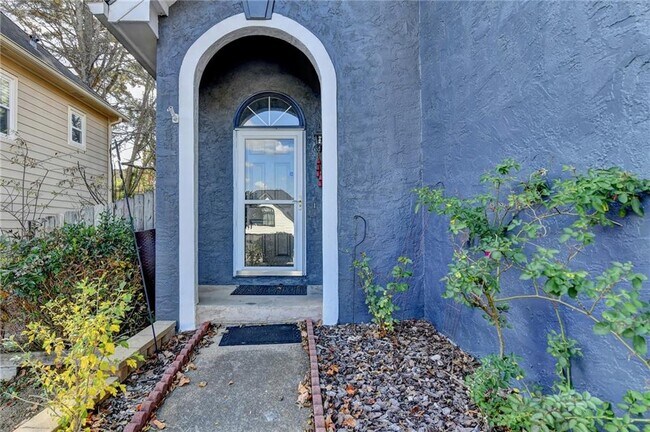 Building Photo - 1112 Ashbury Dr