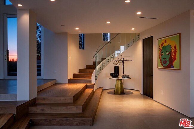 Building Photo - 9270 Kinglet Dr