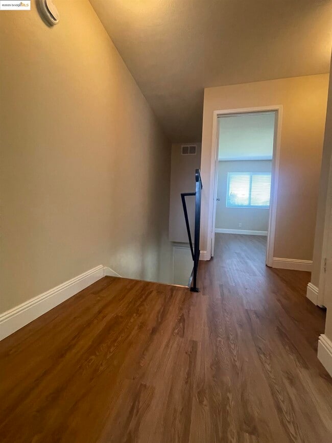 Building Photo - 35 Fountainhead Ct