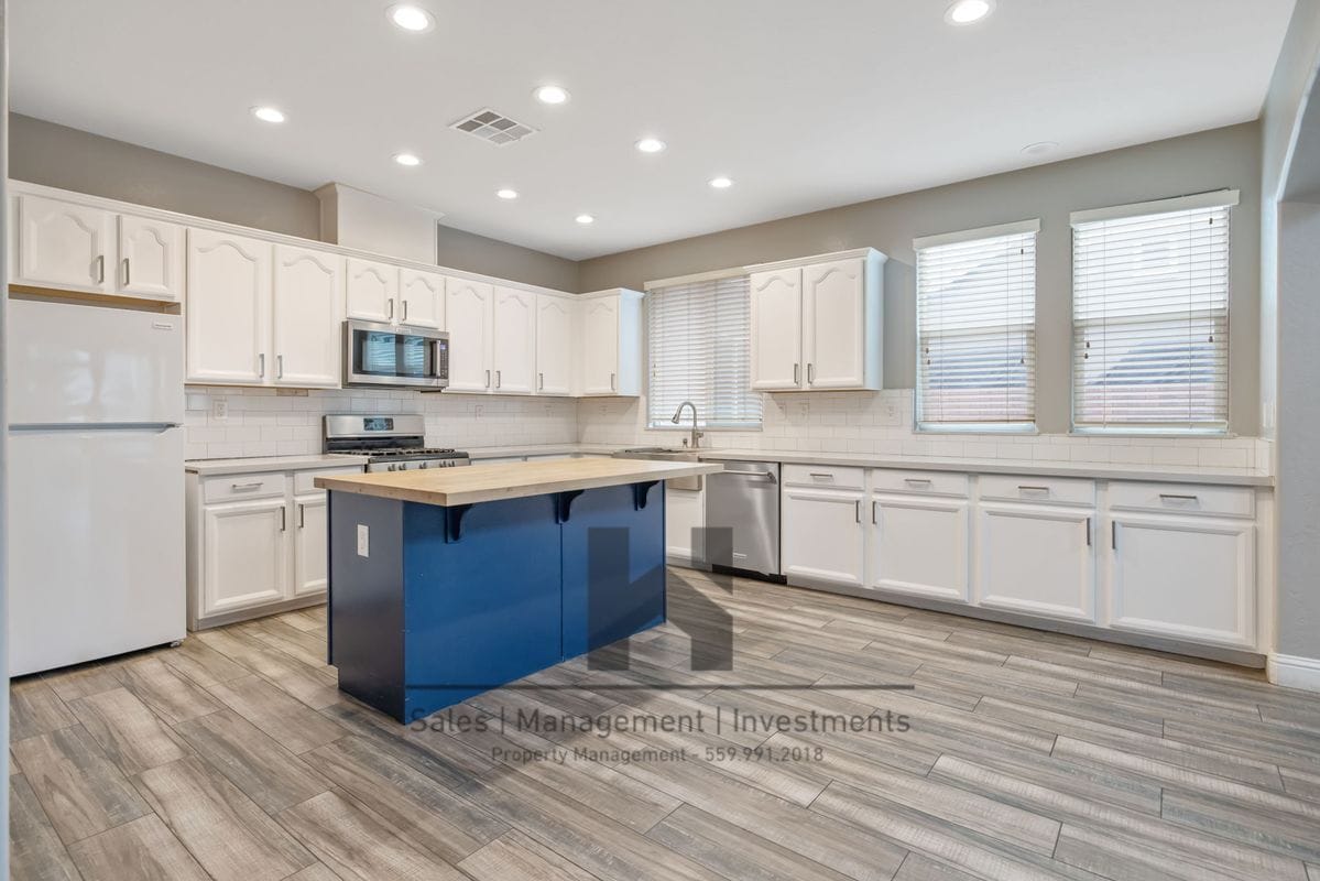 Building Photo - 3169 Brickfield Ave