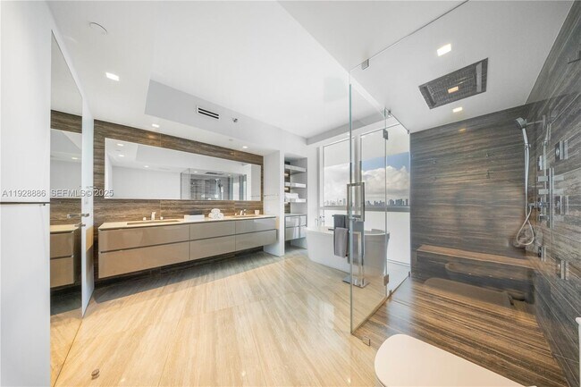 Building Photo - 450 Alton Rd