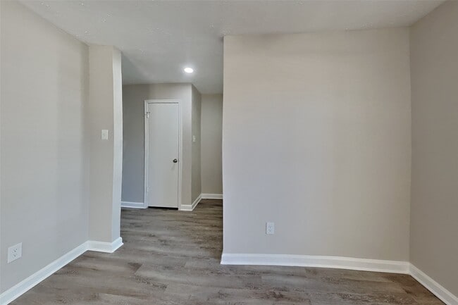 Building Photo - 2314 Pebbledowne Cir