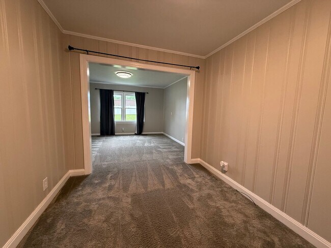 Building Photo - Charming 3-Bedroom Home in the Heart of Mu...