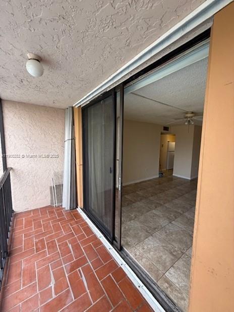 Building Photo - 9678 Fontainebleau Blvd