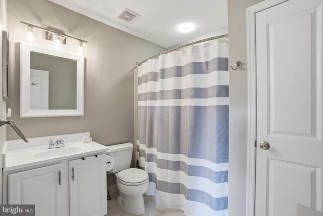 Building Photo - 8133 Dove Cottage Ct