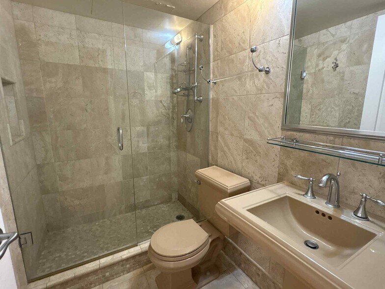 Building Photo - 1440 N Lake Shore Dr