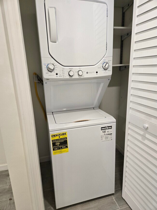 Building Photo - 38 51st St