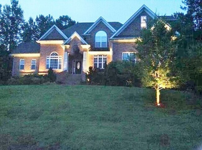 Building Photo - 137 Northington Woods Dr