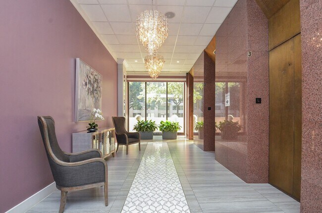 Building Photo - 5150 Hidalgo St