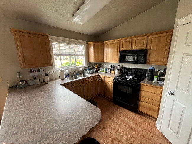 Building Photo - 4015 Berwick Ln