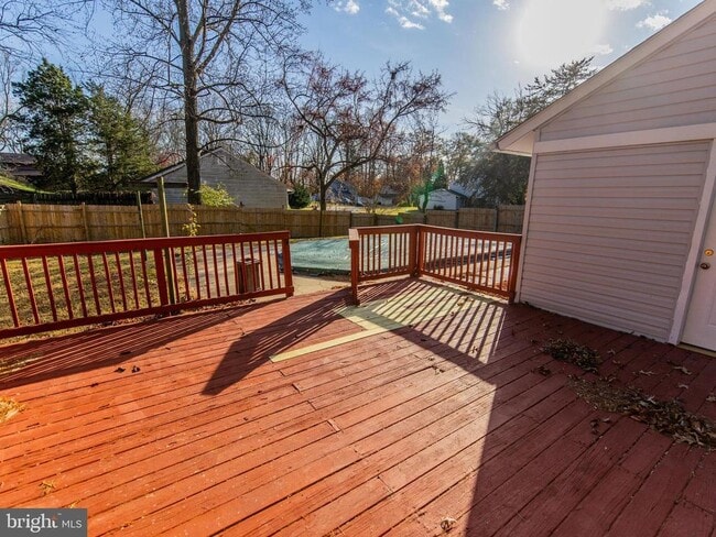 Building Photo - 15901 Perkins Ln